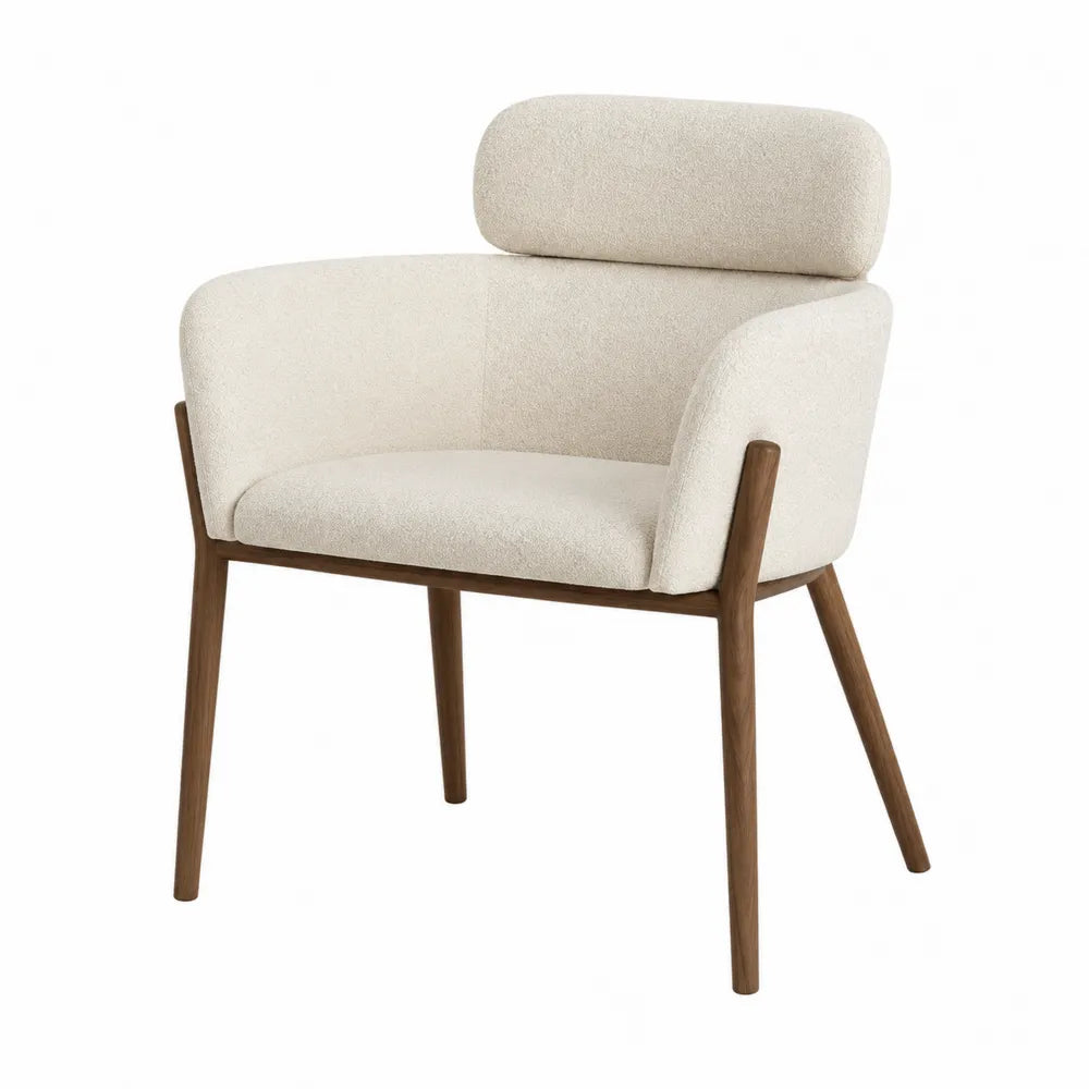 Silla de comedor tapizada beige con estructura de madera